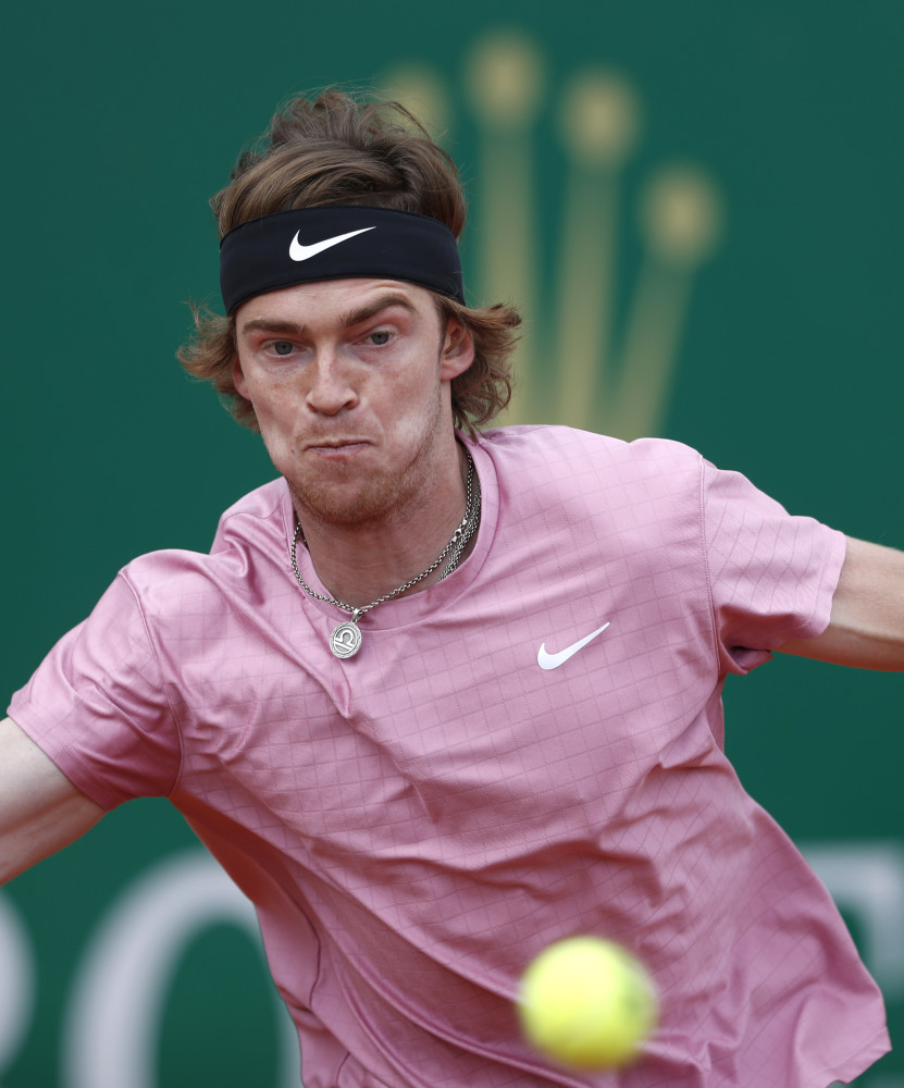 首秀献奇迹 首秀献奇迹